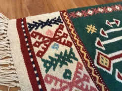 Tapis coureur kilim fait main au design traditionnel