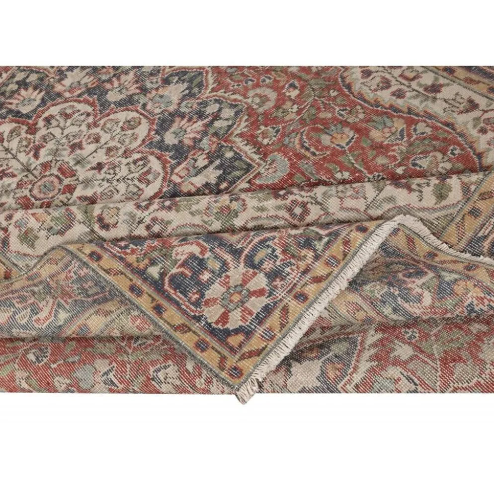 Tapis d'aire turc rouge vintage pour la décoration du salon. Tapis en laine noué à la main avec un design de médaillon.