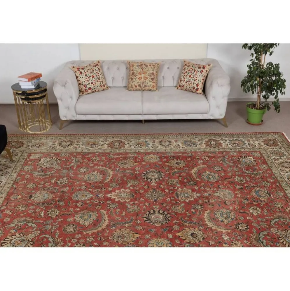 Tapis d'area vintage turc unique en son genre. Tapis en laine rouge noué à la main pour le salon.