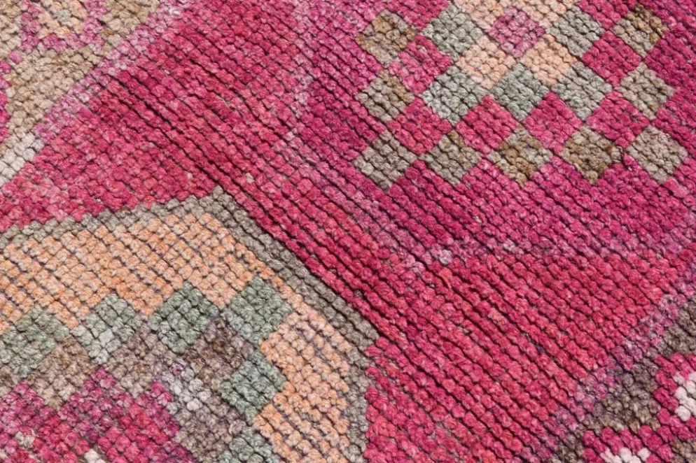 Tapis de couloir anatolien fuchsia, motifs géométriques vintage, 94x324 cm