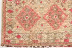 Tapis de couloir vintage Kilim, Tons Rose et Beige, Motifs Anatoliens Géométriques