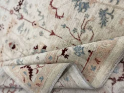 Tapis en laine crème à motifs floraux fait main, style oriental moderne pour salon