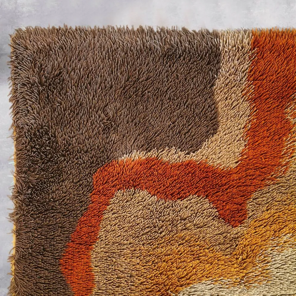 Tapis en laine de l'ère spatiale des années 1970 | Motif de vague organique moderne du milieu du siècle. Fabriqué en Italie.