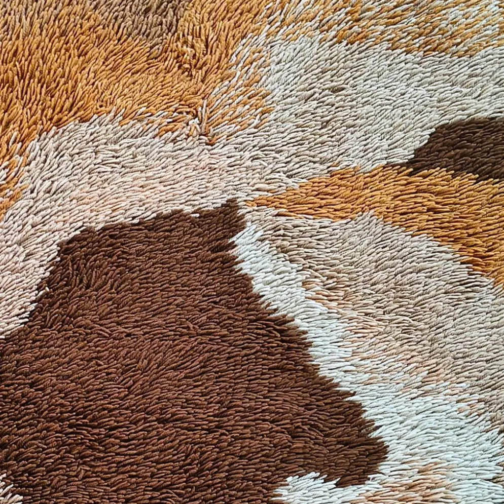 Tapis en laine de l'ère spatiale des années 1970 | Motif de vague organique moderne du milieu du siècle. Fabriqué en Italie.