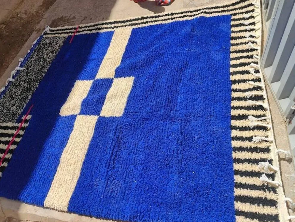 Tapis en laine naturel beni ourain a motifs colorés 150/250 cm