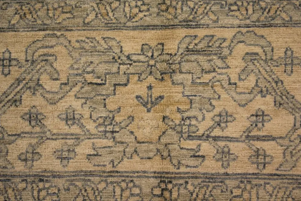 Tapis en laine noué à la main bleu clair, grand modèle floral crème, tapis Zeigler pour intérieur.