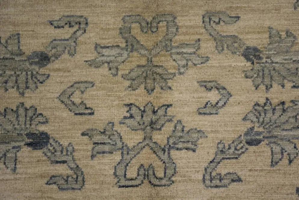 Tapis en laine noué à la main bleu clair, grand modèle floral crème, tapis Zeigler pour intérieur.