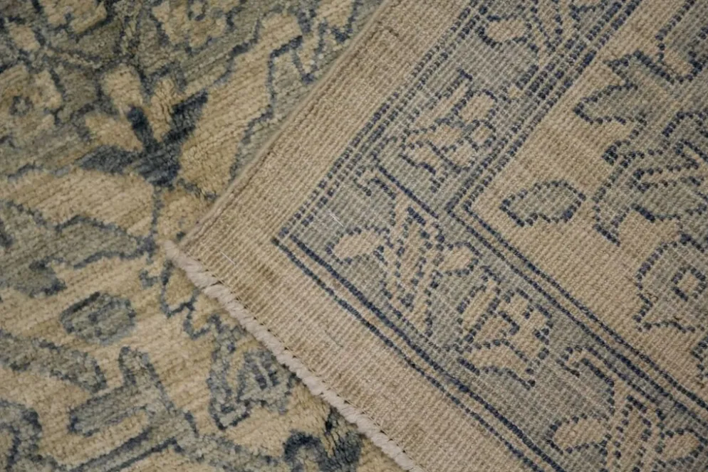 Tapis en laine noué à la main bleu clair, grand modèle floral crème, tapis Zeigler pour intérieur.