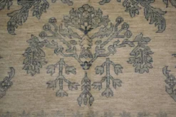 Tapis en laine noué à la main bleu clair, grand modèle floral crème, tapis Zeigler pour intérieur.