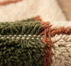 Tapis en laine pure fait main sur mesure avec magnifique designe 1,5/2,5 m