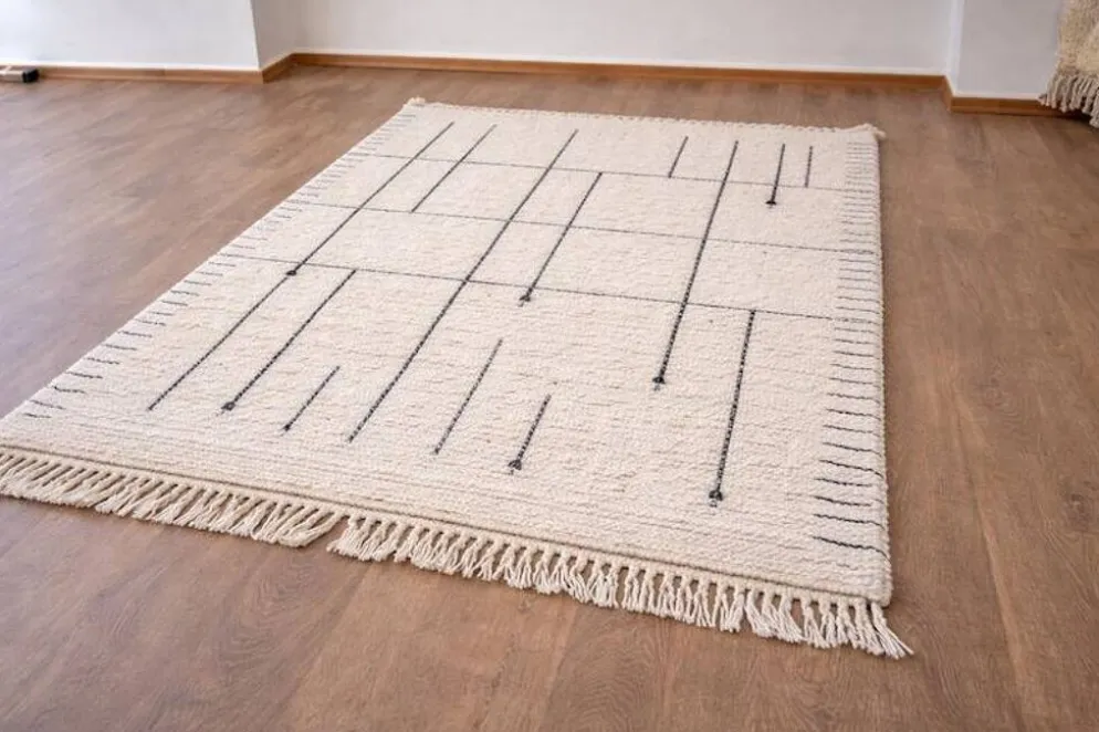 Tapis en laine pure tissè main traditionnelle artisanale taille 2/3 m