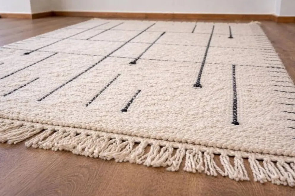 Tapis en laine pure tissè main traditionnelle artisanale taille 2/3 m