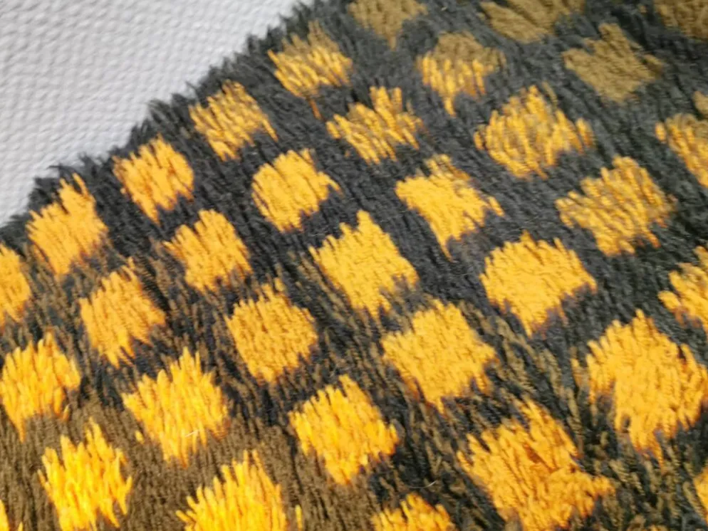 Tapis en laine Rya, conçu par le célèbre Verner Panton (1926-1998)