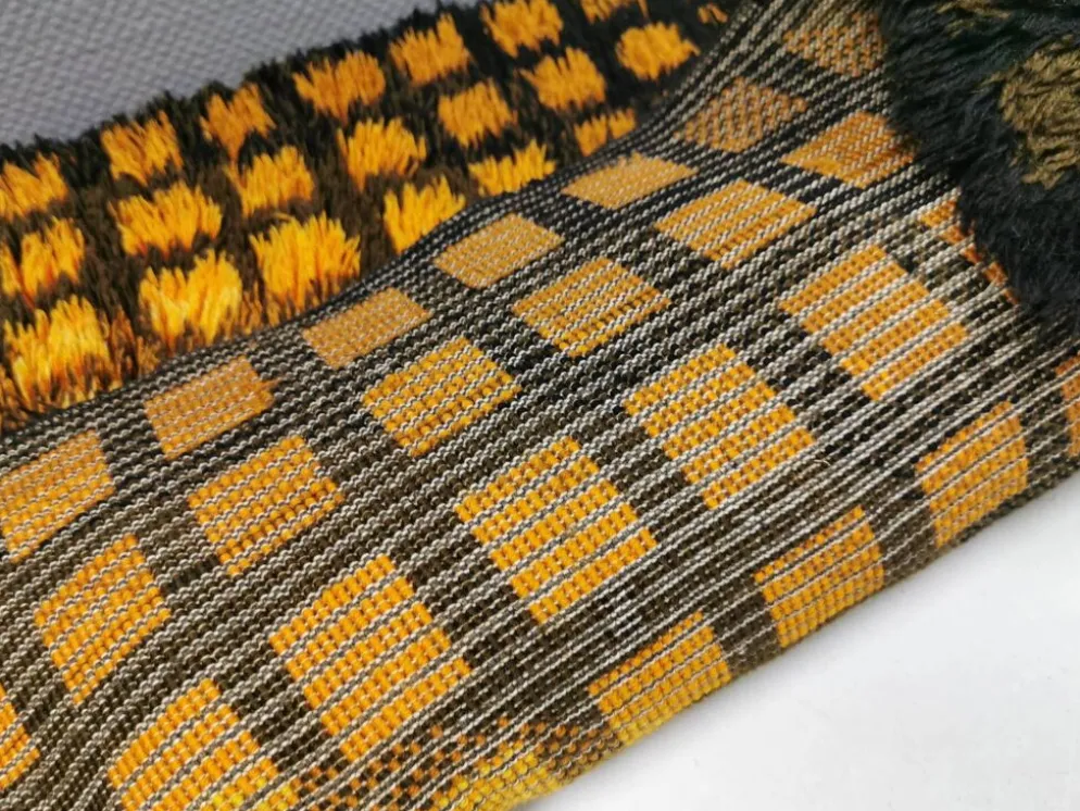 Tapis en laine Rya, conçu par le célèbre Verner Panton (1926-1998)