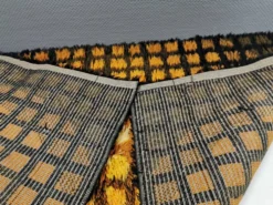 Tapis en laine Rya, conçu par le célèbre Verner Panton (1926-1998)