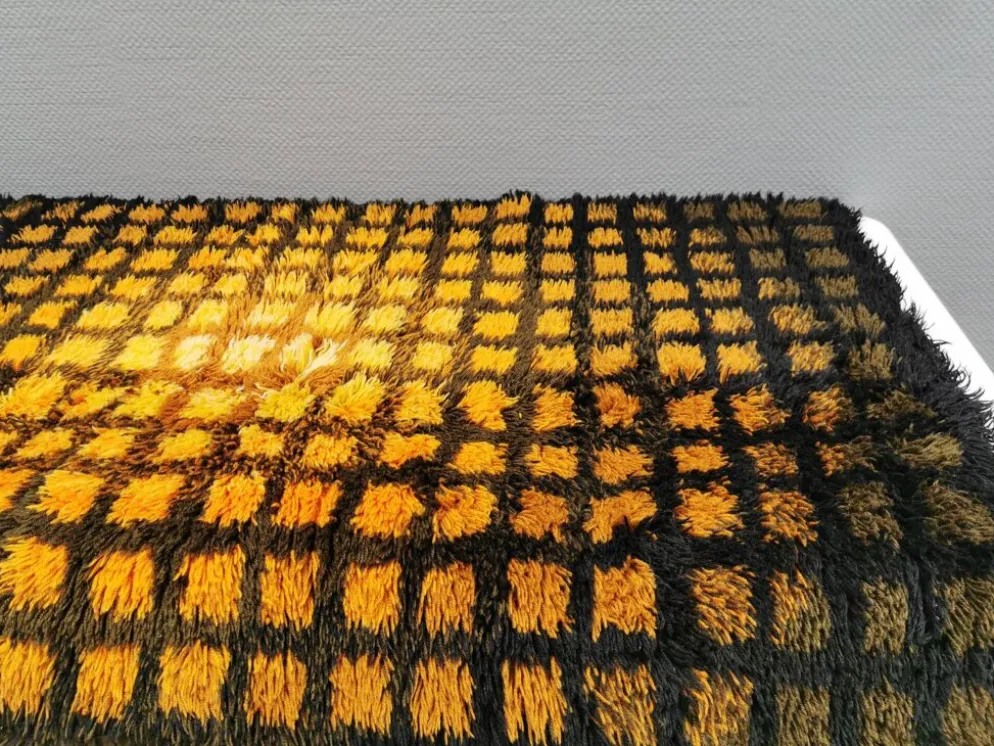 Tapis en laine Rya, conçu par le célèbre Verner Panton (1926-1998)