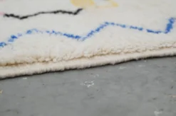 Tapis en laine tissé à la main coloré, 145 x 105 cm - P426