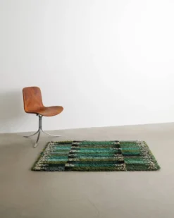 Tapis en laine tissé suédois des années 60 par Marianne Richter.