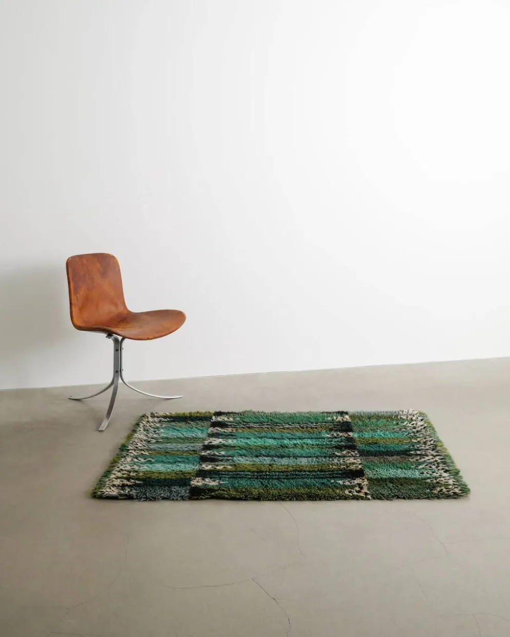 Tapis en laine tissé suédois des années 60 par Marianne Richter.