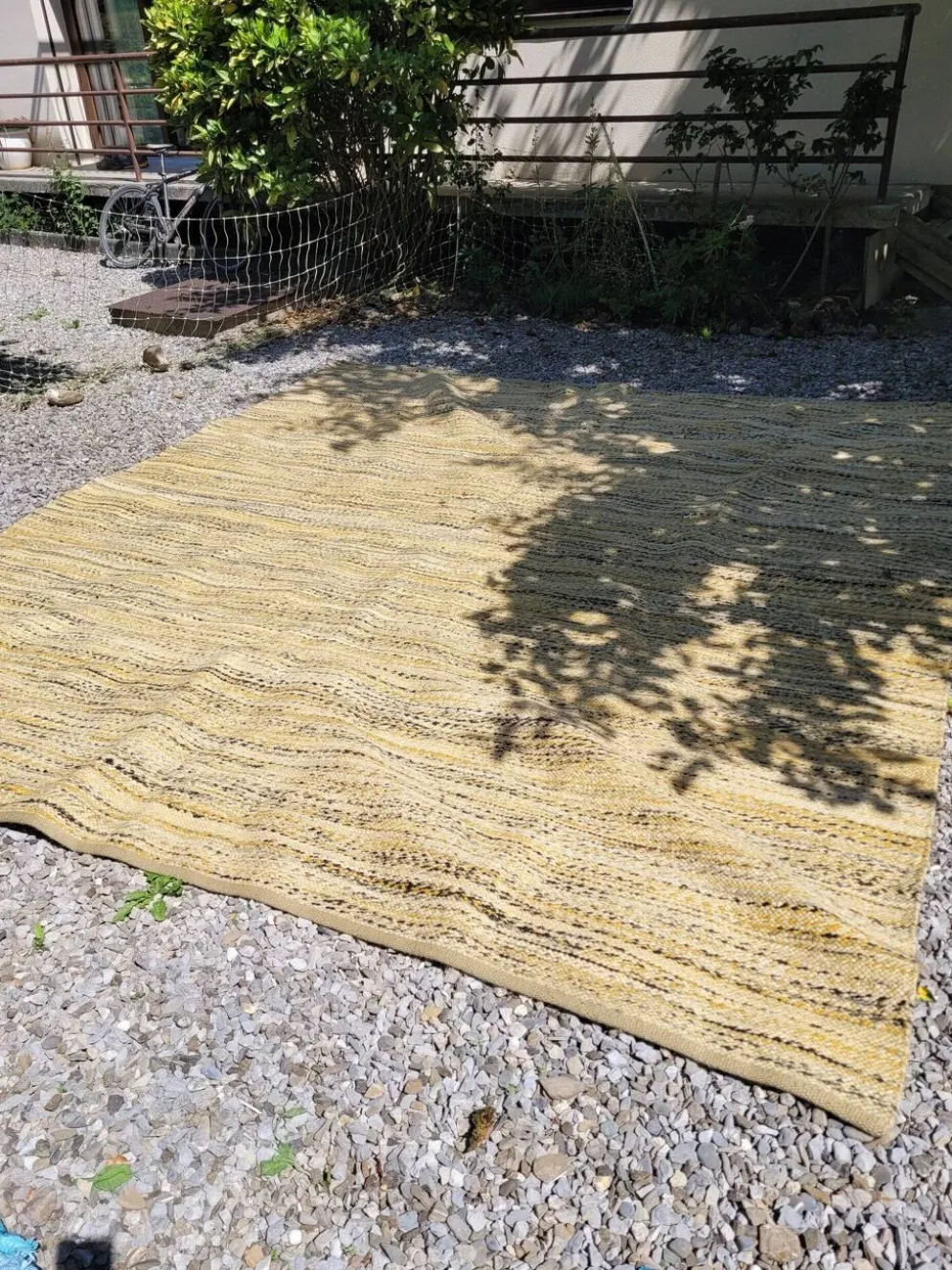 Tapis en laine tissé vintage