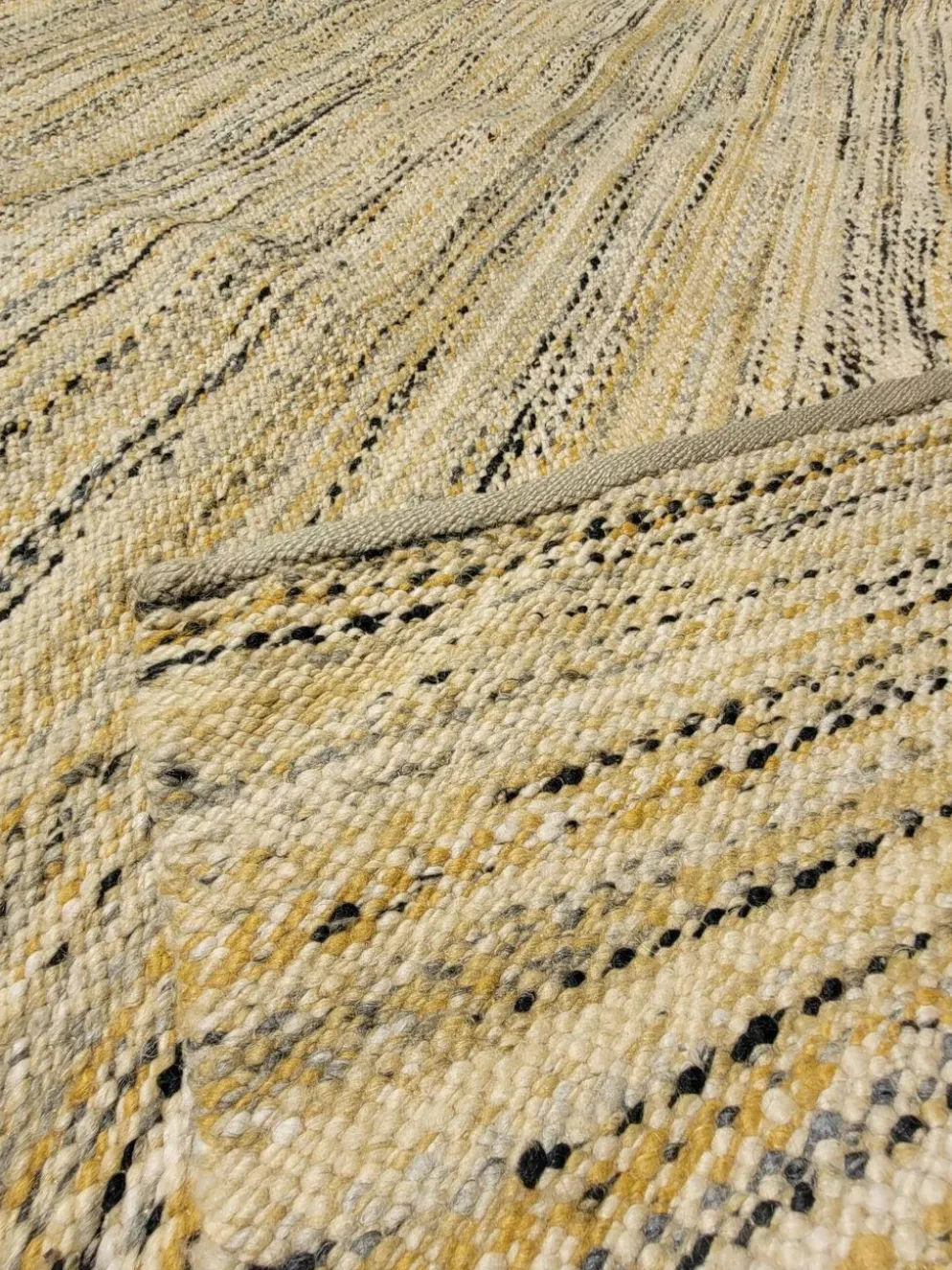 Tapis en laine tissé vintage