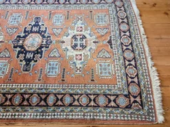 Tapis en laine traditionnel turc ou oriental