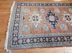 Tapis en laine traditionnel turc ou oriental