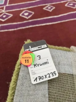 Tapis en laine tufté à la main