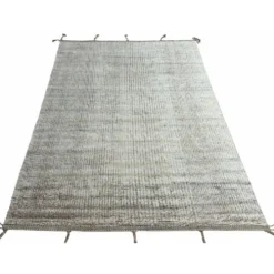 Tapis fait main de style marocain moderne, 100 % laine naturelle. Options personnalisées disponibles.
