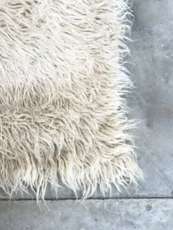 Tapis Flokati vintage pure laine vierge carré 210 × 210 cm années 70
