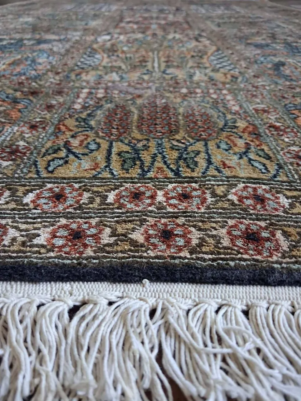 Tapis Indien Cachemire soie fait main 196x122cm