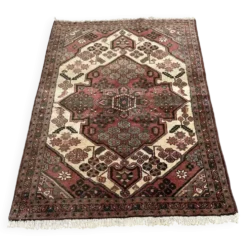 Tapis iranien en laine fait main