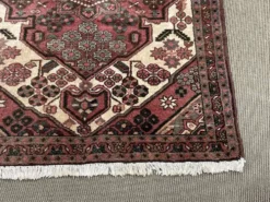 Tapis iranien en laine fait main