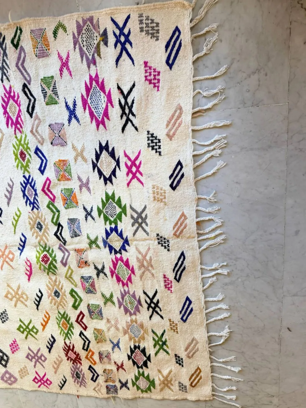 Tapis Kilim berbère marocain en laine multicolore – 267 × 165 cm