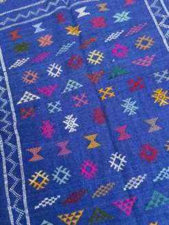 Tapis kilim berbère tissé à la main : petit tapis d'appoint tribal marocain