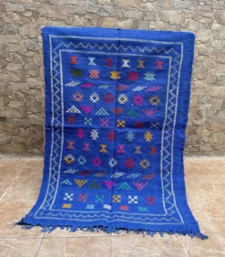 Tapis kilim berbère tissé à la main : petit tapis d'appoint tribal marocain