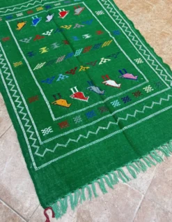 Tapis Kilim berbère tissé à la main : Petit tapis d'appoint tribal marocain