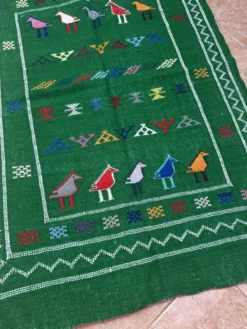 Tapis Kilim berbère tissé à la main : Petit tapis d'appoint tribal marocain