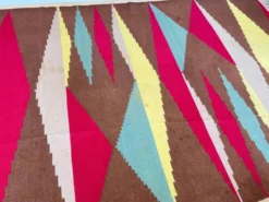 Tapis kilim en laine à motif géométrique abstrait, style années 1960