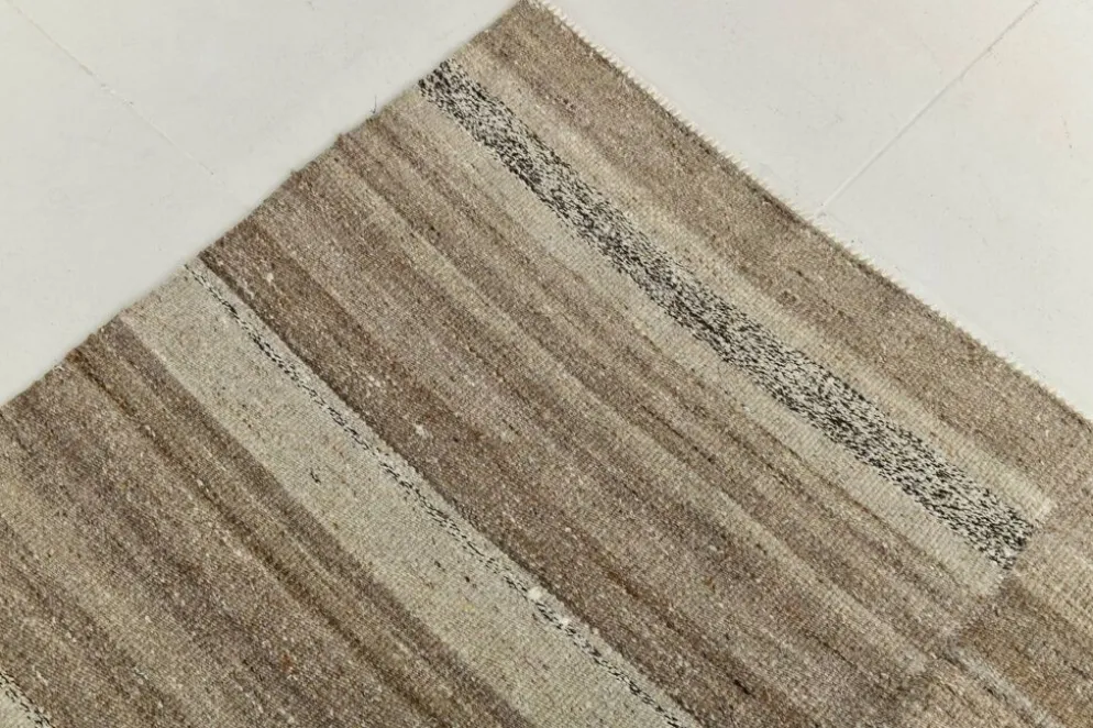 Tapis Kilim turc en laine naturelle beige et gris pierre, 233 x 293 cm