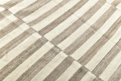 Tapis Kilim turc naturel à rayures blanches et marron, 210 x 300 cm