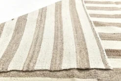 Tapis Kilim turc naturel à rayures blanches et marron, 210 x 300 cm