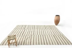 Tapis Kilim turc naturel à rayures blanches et marron, 210 x 300 cm
