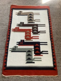 Tapis Kilim vintage en laine tissée