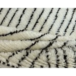 Tapis marocain fait main, 100 % laine naturelle. Tapis Beni Ourain moderne.