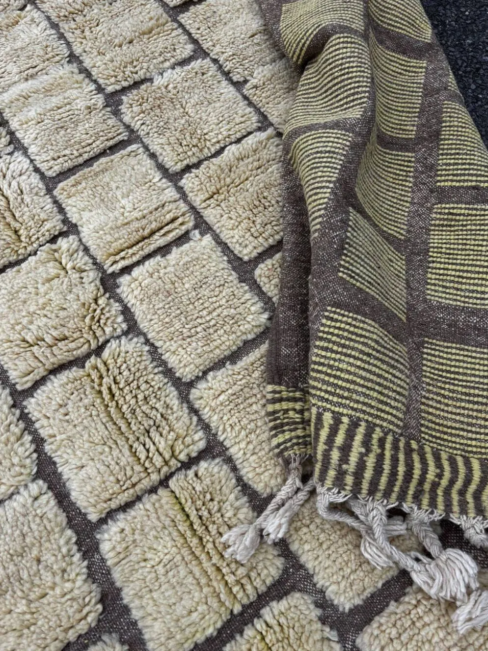 Tapis marocain Mrirt sur mesure en laine – Motif géométrique jaune doré