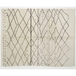 Tapis moderne en laine 100 % de style Azilal marocain, options personnalisées disponibles.
