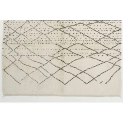 Tapis moderne en laine 100 % de style Azilal marocain, options personnalisées disponibles.