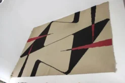 Tapis / moquette géométrique à design abstrait kilim du milieu du siècle, années 1960.