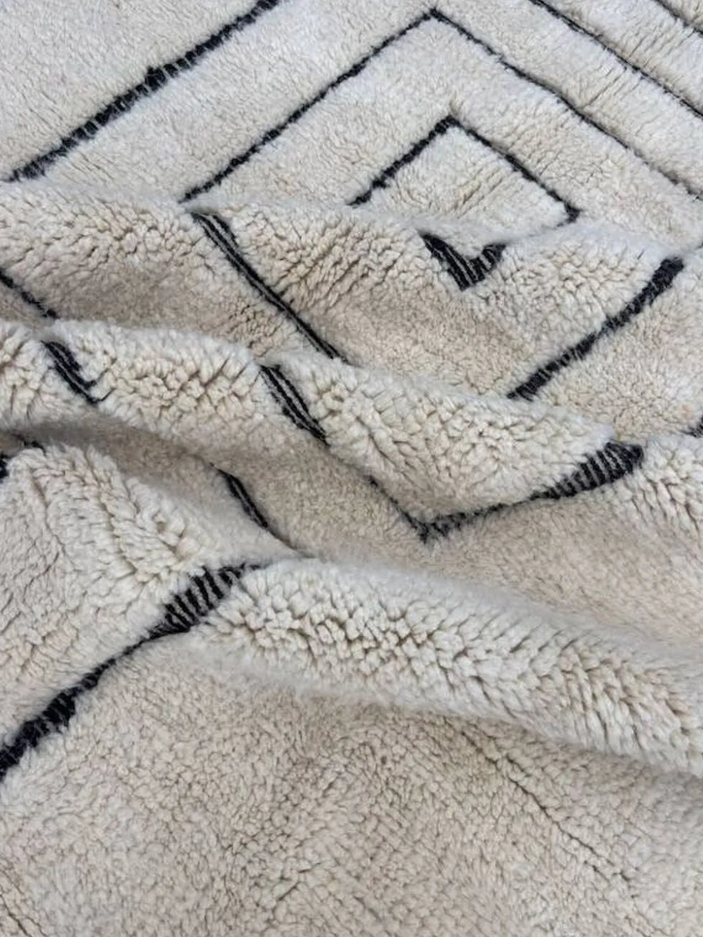 Tapis Mrirt blanc en laine 180×270 cm
